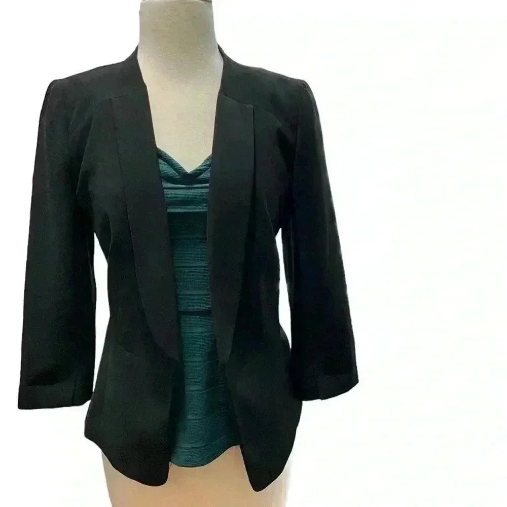 Lauren Conrad, Short Black Blazer, Size 6, Like New,Sleeves are 3/4